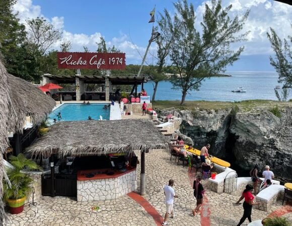 Snorkeling, Ricks Cafe & More on Private Full-Day Tour to Negril.